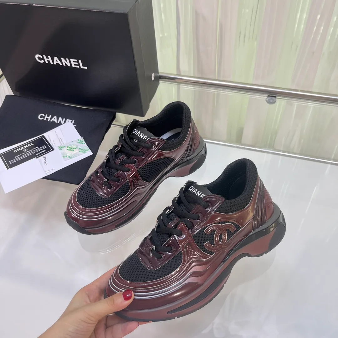 👟👟Ex-factory price 640👟👟 Latest 5 colors! Super pretty! 2023 super popular Chanel Chanel 23C King of Horns series casual sports shoes, incomparably beautiful and easy to wear, absolute fairy style, very light, super soft inside, super comfortable, breathable upper design, high-end color matching, versatile, must-have model of the year, upper: cowhide and cloth stitching, original craftsmanship, lining: breathable mesh, original foam combination outsole, size: 35-45